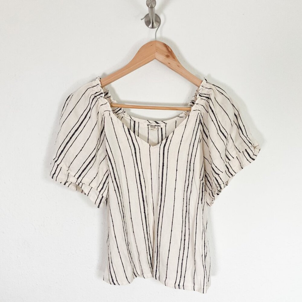 Billabong Could Wander Cropped Shirt Light Cream & Black Ruffle Sleeve Top M - Picture 2 of 9